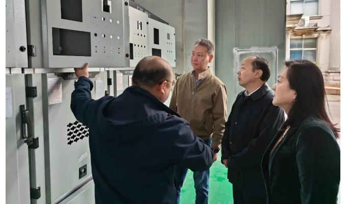 無(wú)錫市致公黨主委，無(wú)錫市政協(xié)副主席吳紅星一行蒞臨軍工智能考察指導(dǎo)